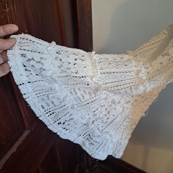 White V-Neck Bell Sleeve Blouse by Maurices.. Oversized Sm.. Lacy Sleeve - Picture 3 of 9